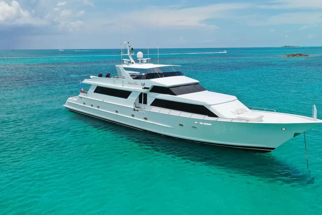 Boats for sale hero background